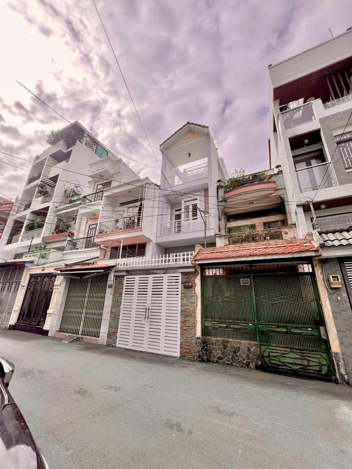 Nhà hẻm xe hơi Tô Hiến Thành Quận 10 72m² giá 20 tỷ - Vị trí đắc địa, phong thủy tốt!