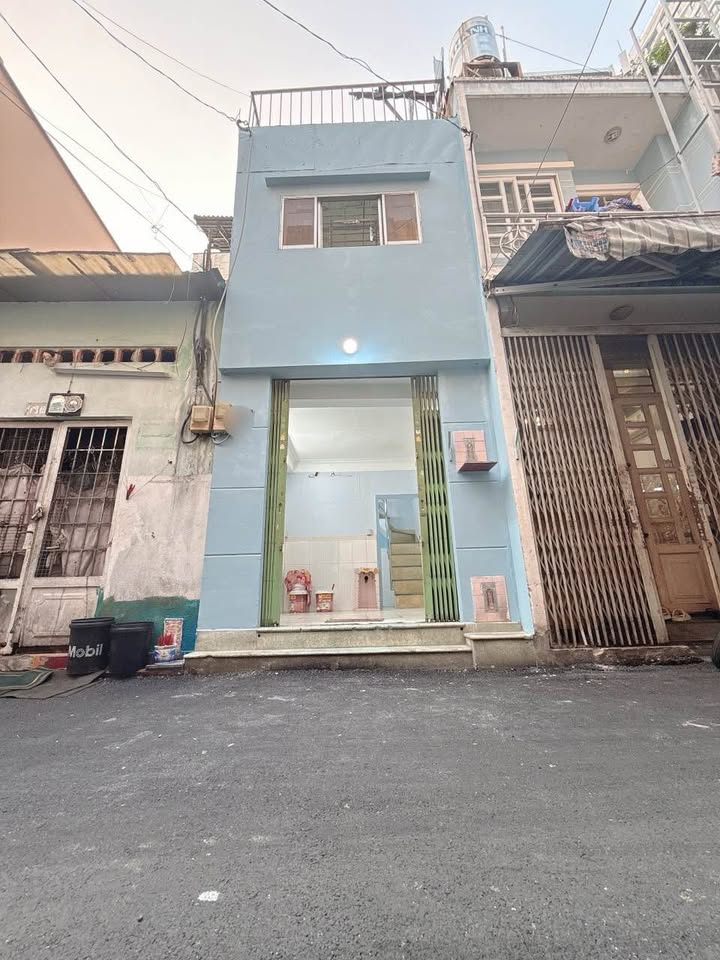 Nhà 3 tầng Hồng Bàng Quận 6, 33m² giá 3 tỷ - Vị trí đắc địa, tiện lợi!