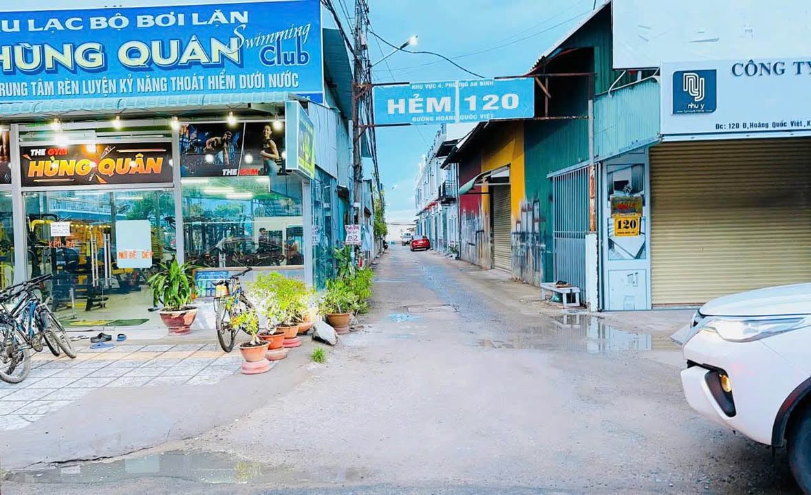 Nhà riêng 120 Hoàng Quốc Việt 50m² giá 2.05 tỷ - Thương lượng ngay!