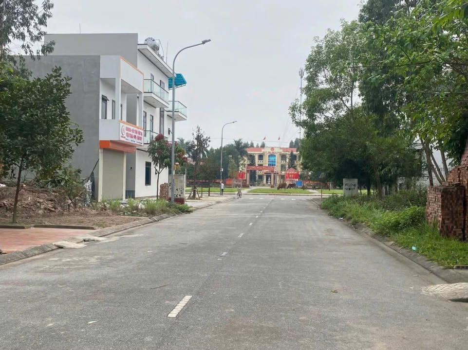 Đất nền Phường Song Khê 80m² giá 3.1 tỷ - Sổ đỏ chính chủ, gần KCN