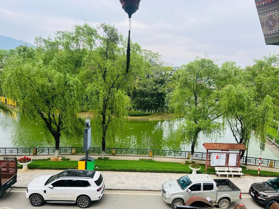 Nhà bán trung tâm Sa Pa 100m² giá 20 tỷ - Vị trí vàng đắc địa!