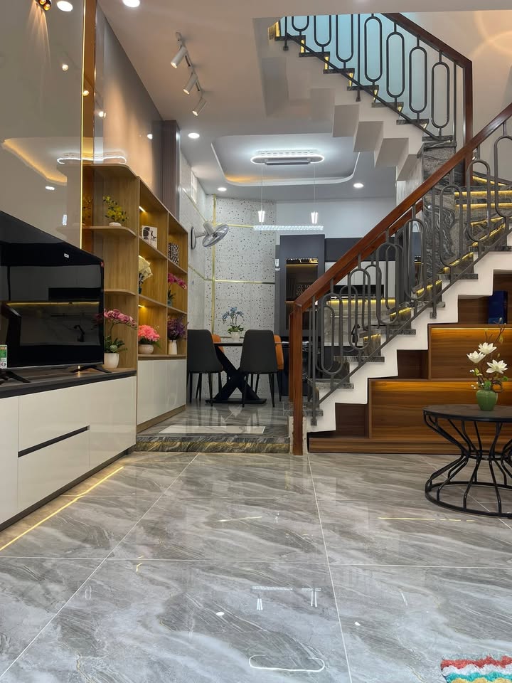 Nhà riêng Quận Tân Bình 34m² giá 5.1 tỷ - Thiết kế hiện đại, sẵn sàng vào ở!