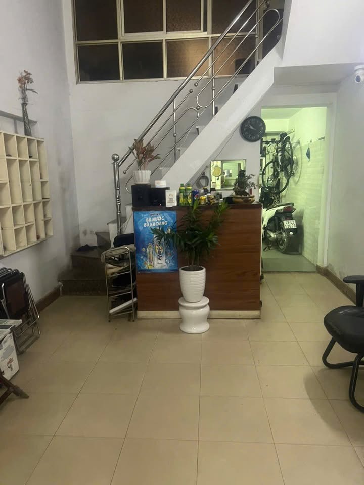 Nhà 2.5 tầng mặt tiền Chu Văn An, Hải Châu 40m² giá 9 triệu - Cơ hội vàng cho kinh doanh!