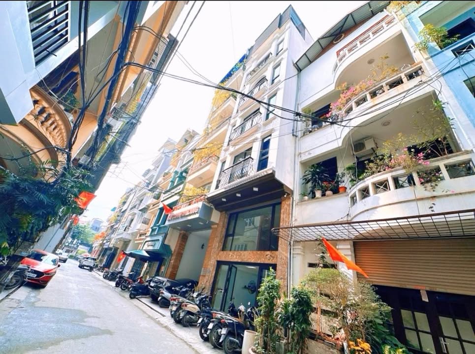 Tòa văn phòng 8 tầng Trung Kính 75m² giá 40 tỷ - Kinh doanh đỉnh cao!