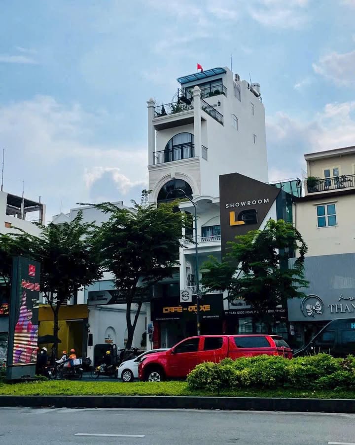 Chuyển nhượng Tòa nhà 107 Trần Quốc Hoàn, Tân Bình 638m² giá 65 tỷ - Đầu tư sinh lời ngay!