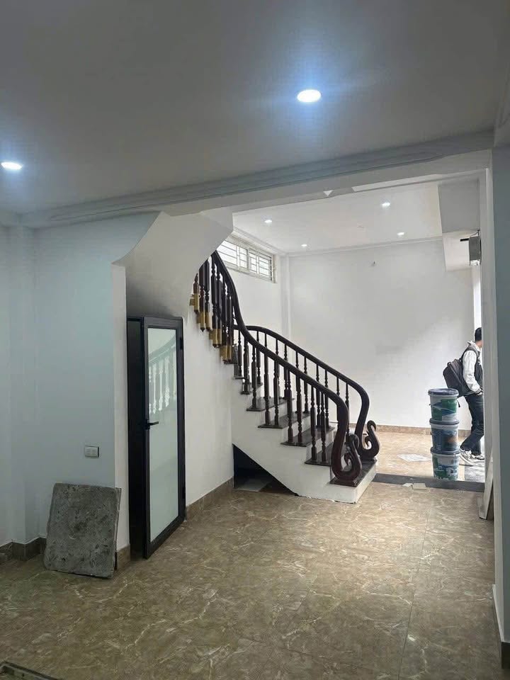 Bán nhà Kim Giang 35m² giá 8.6 tỷ - Nhà đẹp, sát sân chơi, tặng full nội thất!