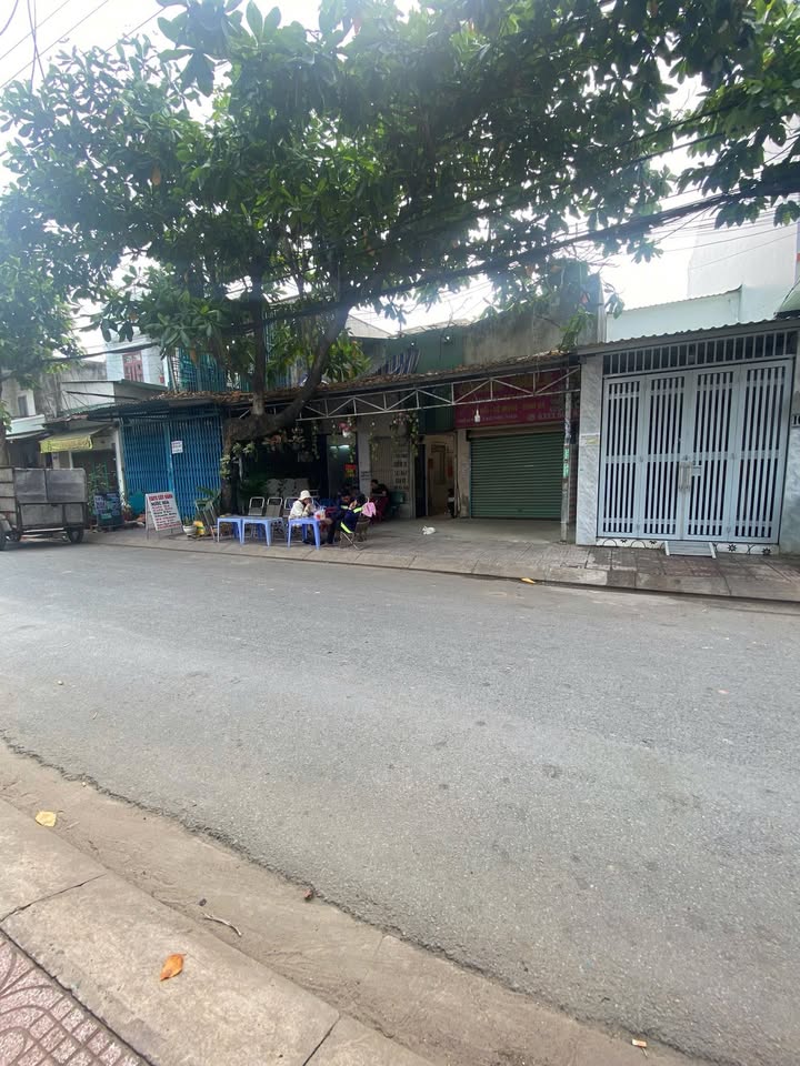 Dãy nhà trọ 12 phòng tại Bà Điểm, Hóc Môn, 173m² giá 8 tỷ - Cơ hội đầu tư sinh lời!