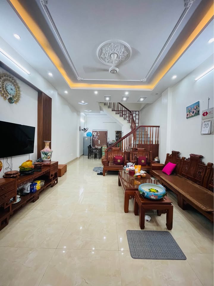 Nhà 3 tầng phường Tiền Phong 62m² giá 2 tỷ - Chính chủ bán đầy đủ nội thất!