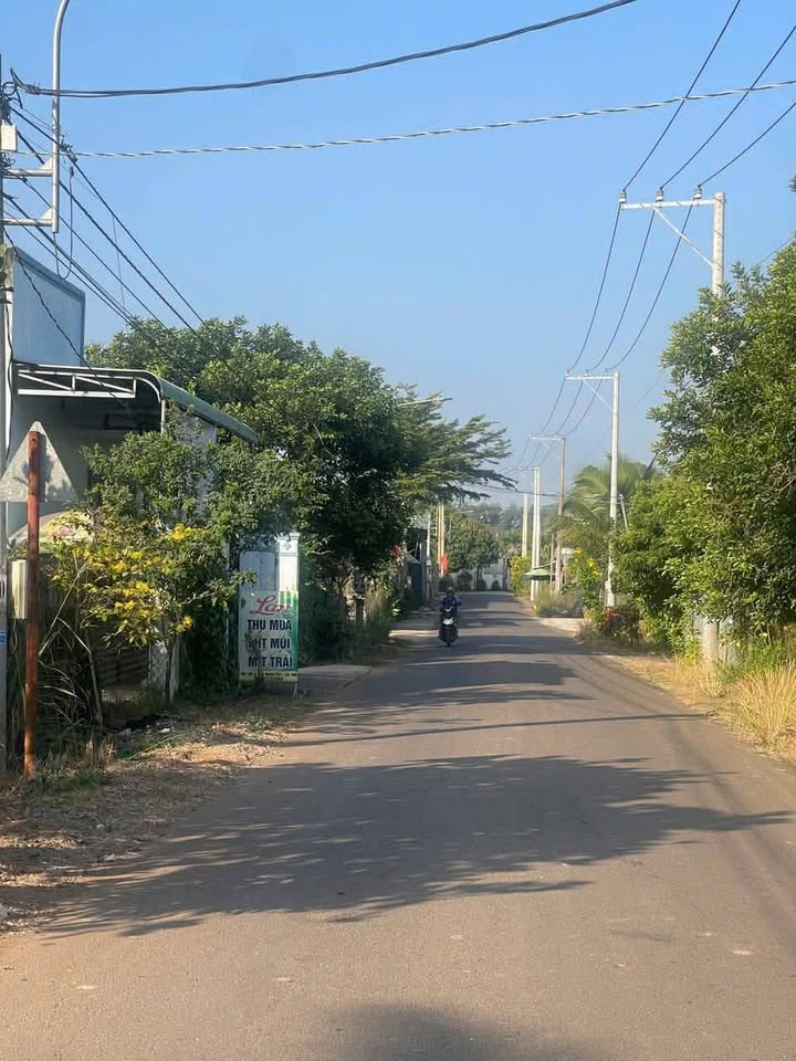 Đất nền thổ cư 525m² phường Bình Lộc - Giá 1.15 tỷ, gần chợ và trường học!