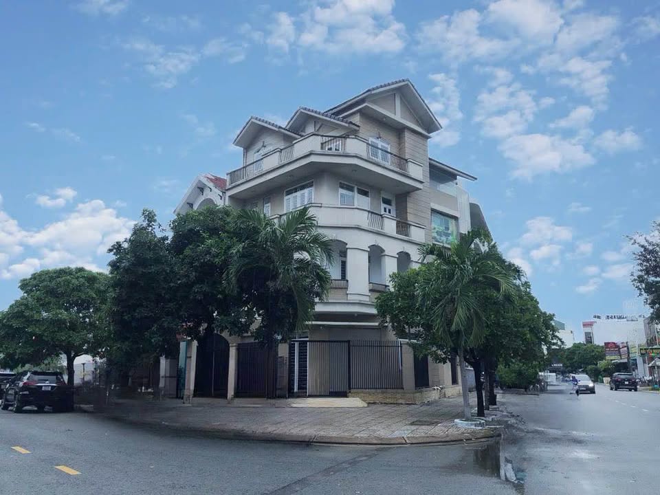 Cho thuê tòa nhà góc 2 mặt tiền An Phú, TP Thủ Đức 130m² chỉ 70 triệu/tháng - Phù hợp làm VP công ty, showroom!