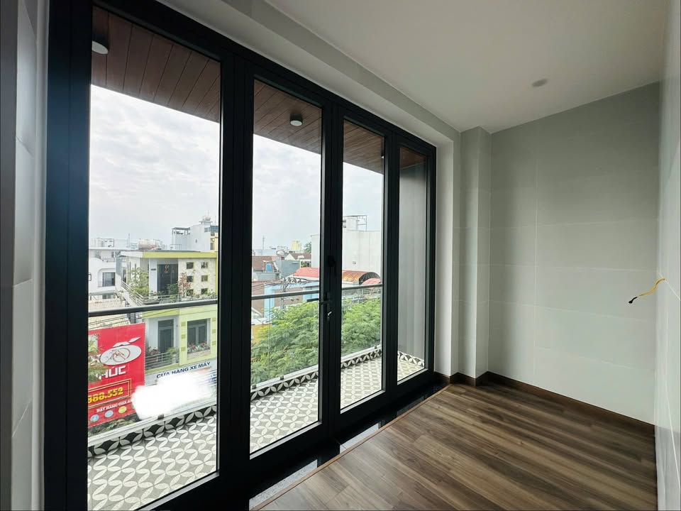 Nhà nguyên căn 4 tầng cho thuê tại Hải Châu, Đà Nẵng - Vị trí đắc địa cho kinh doanh!