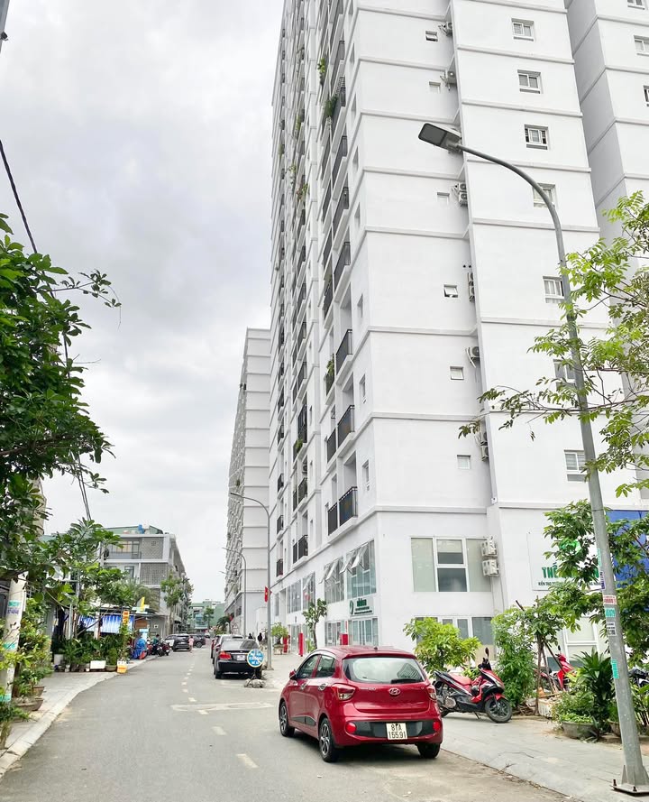 Căn hộ 2PN, 2WC chung cư Xuân Thuỷ 66m² giá 5 triệu - Full nội thất, tầng trung!