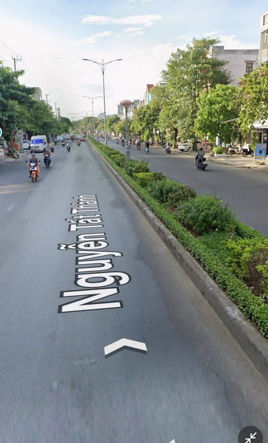 Nhà 3 tầng mặt tiền Nguyễn Tất Thành, Tuy Hoà - Kinh doanh đắc địa, giá chỉ 8 tỷ!