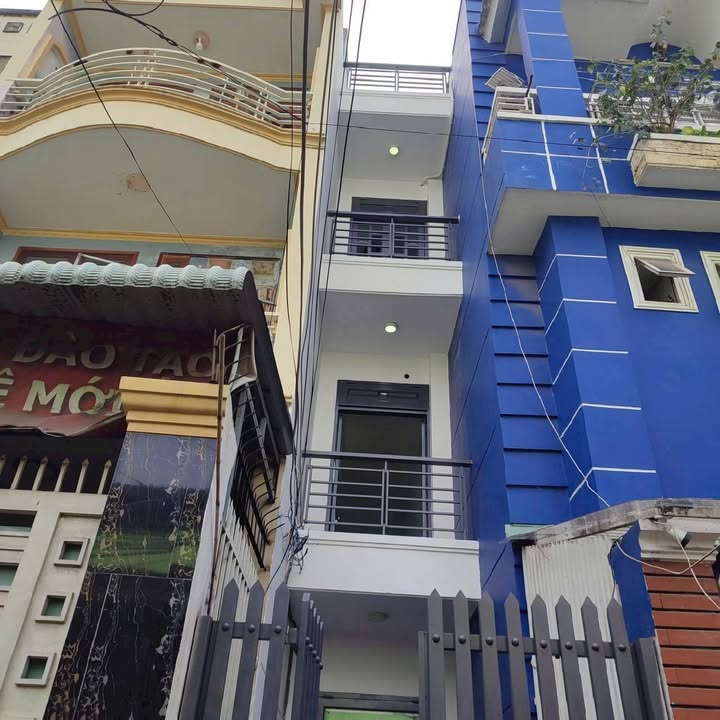 Bán nhà 4 tầng Đỗ Xuân Hợp, Phước Long B 32,5m² giá 4,2 tỷ - Nhà đẹp vào ở ngay!