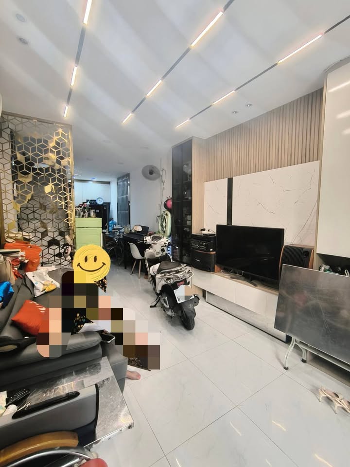 Nhà nở hậu Phan Xích Long, Phú Nhuận 30m² giá 5 tỷ - Vị trí sầm uất, tiện nghi!