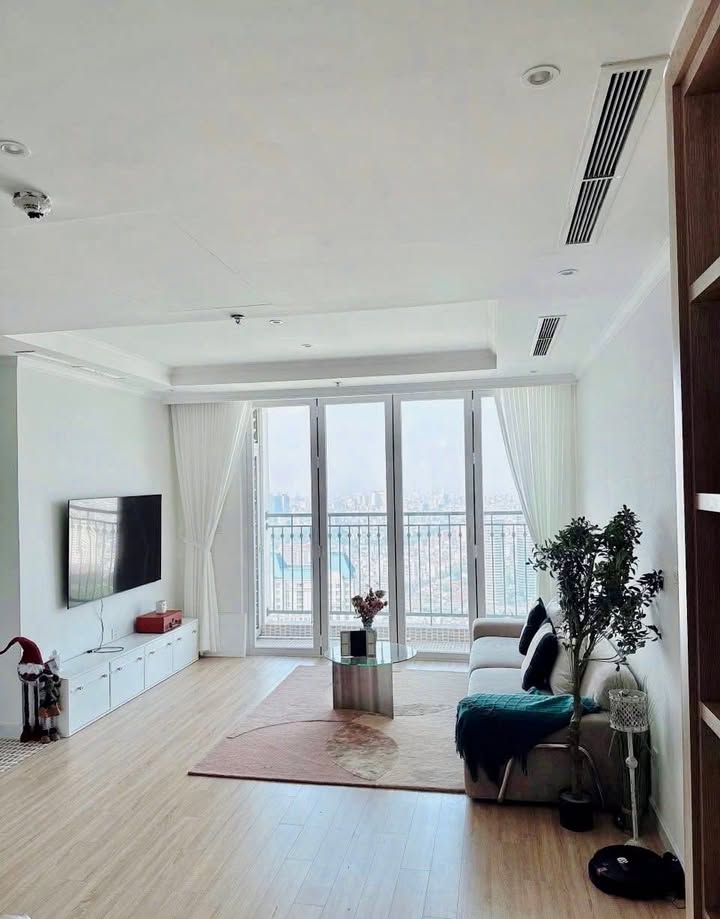 Căn hộ Vinhomes Central Park quận Bình Thạnh 111m² giá 14 tỷ - Full nội thất mới, view pháo hoa