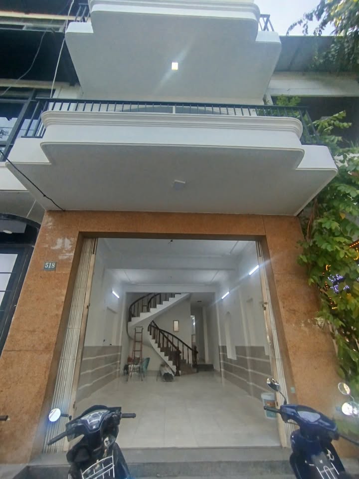 Nhà 3 tầng đẹp tại Núi Thành, Đà Nẵng 94m² giá 13.5 tỷ - Sẵn sàng ở ngay!