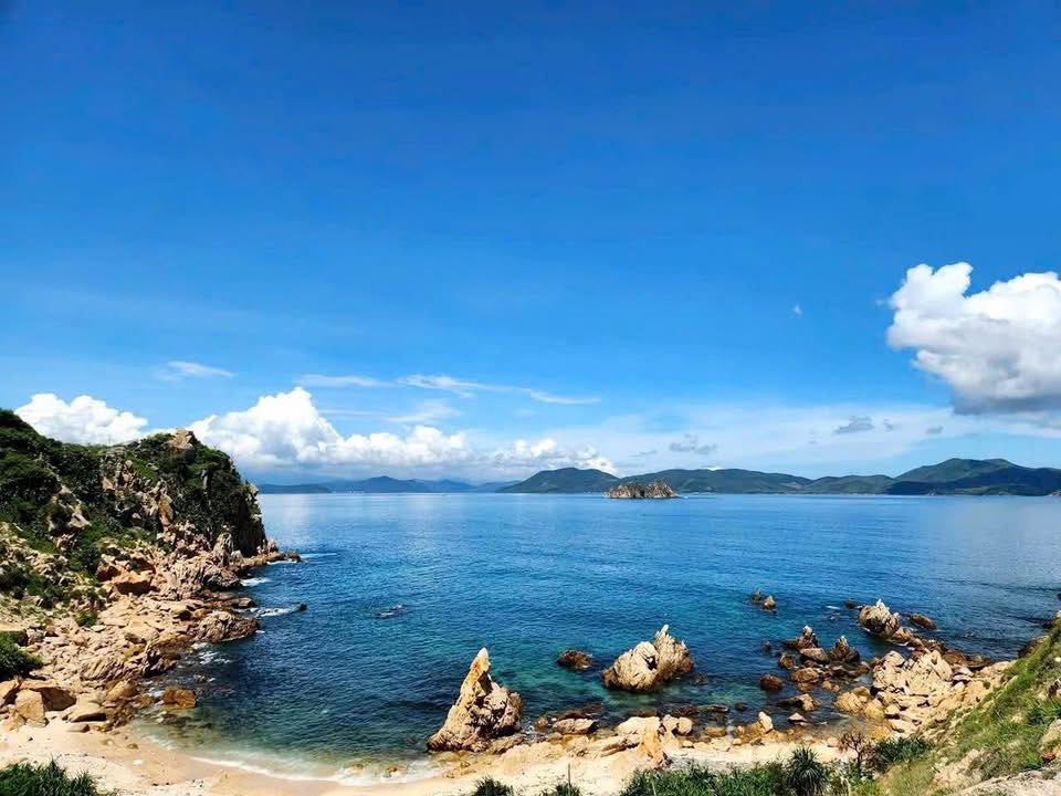 Lô đất Đồi Cổ Thạch Tuy An 2400m² giá 8.16 tỷ - Gần bãi tắm chỉ 60m!