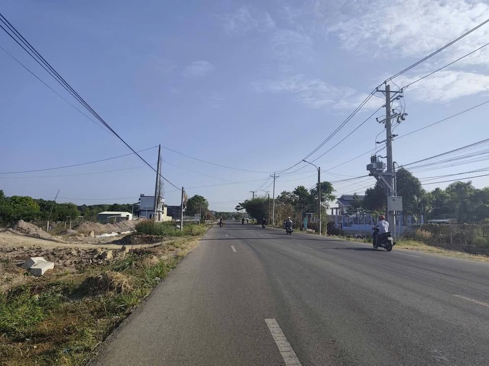 Đất liền kề mặt tiền đường ven biển Phước Hải - Lộc An 330m² giá 7 tỷ - Cơ hội đầu tư hấp dẫn!