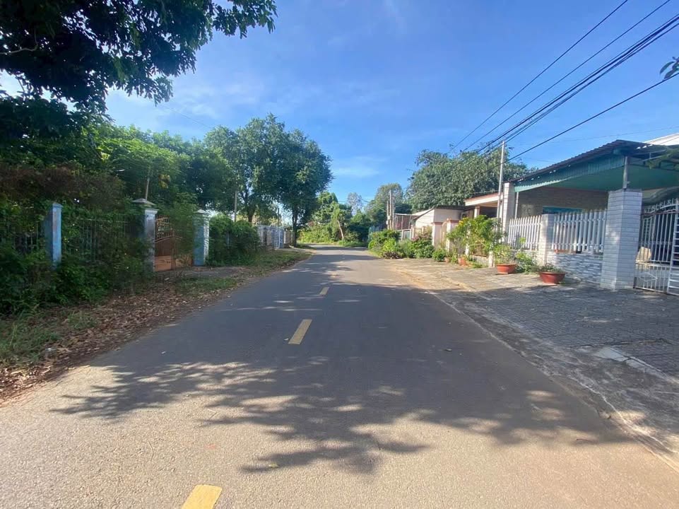 Đất mặt tiền đường nhựa Hòa Long, phường Long Phước - 2000m², giá 10.5 tỷ - Cơ hội đầu tư hấp dẫn!