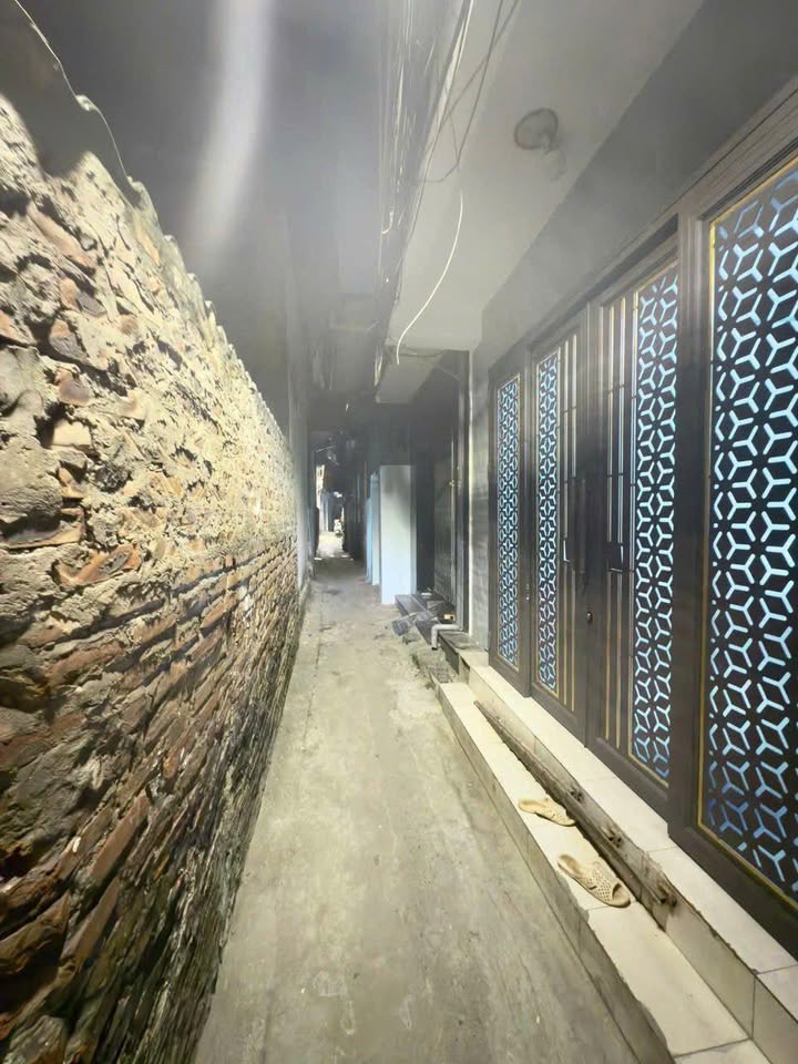 Nhà riêng ngõ phố Nguyễn Khoái 40m² giá 4.8 tỷ - Sổ đỏ chính chủ, phù hợp gia đình trẻ!