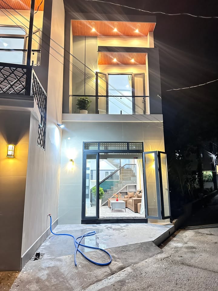 Nhà đẹp Trảng Dài Biên Hòa 70m² giá 2.68 tỷ - Tặng nội thất cao cấp!