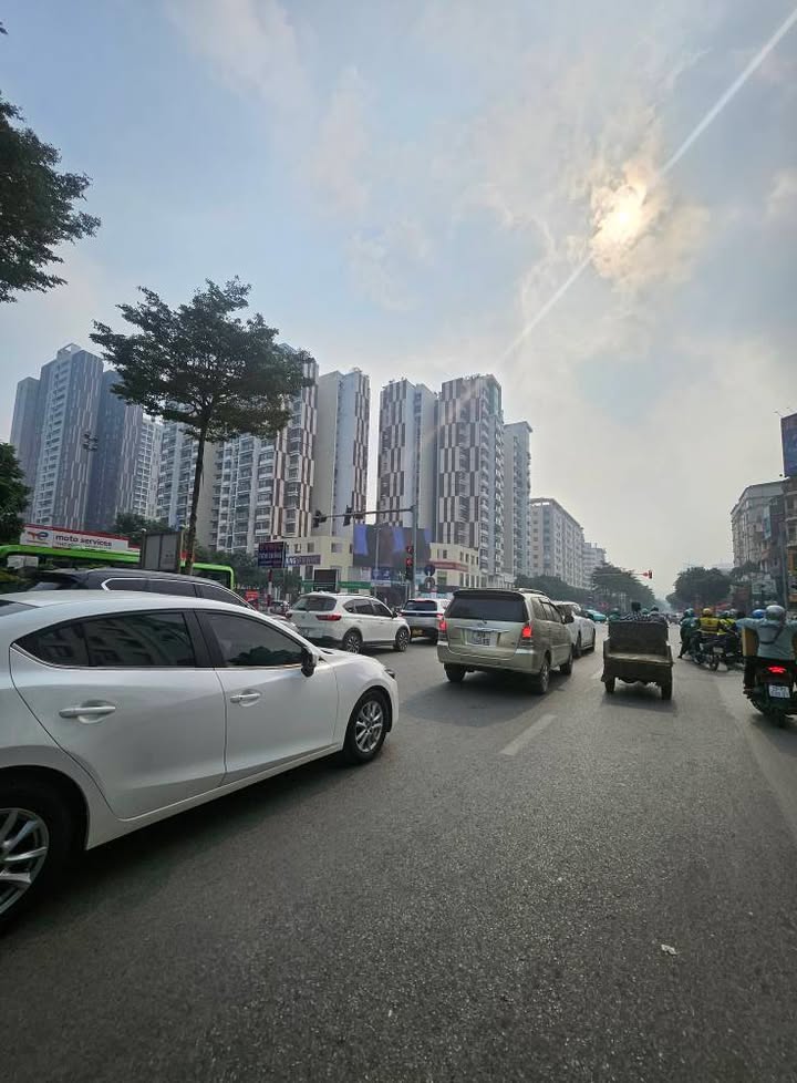 Nhà phố Trung Kính Cầu Giấy 80m² giá 33.9 tỷ - Kinh doanh sầm uất ngày đêm!