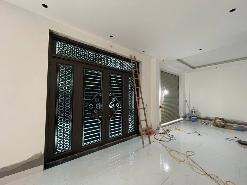 Nhà phố Phú Viên 85m² giá 25 tỷ - Kinh doanh sầm uất, tiện ích đầy đủ!