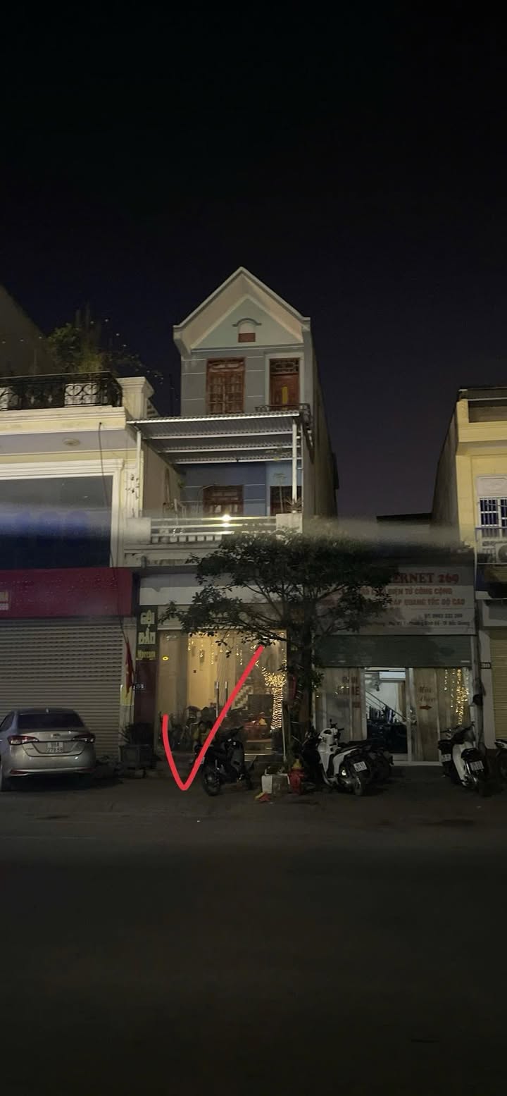 Nhà 3 tầng mặt tiền Lê Hồng Phong, TP Bắc Giang 72m² giá 8.x tỷ - Cơ hội đầu tư hiếm có!