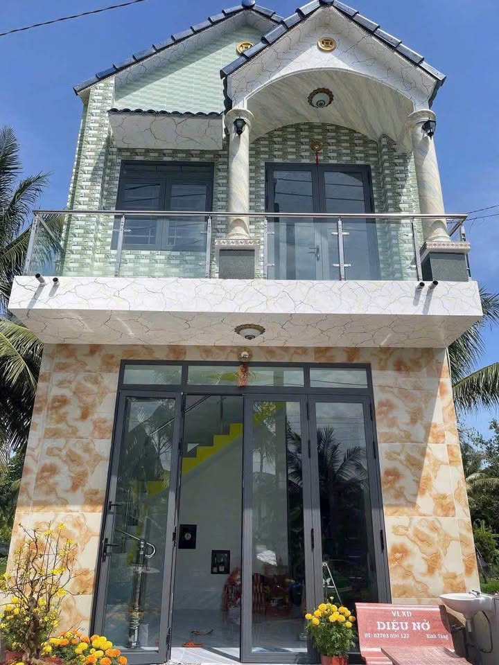 Nhà 1 trệt 1 lầu tại Phường Bình Minh, Vĩnh Long 65m² giá 1.35 tỷ - Tặng dàn năng lượng mặt trời!