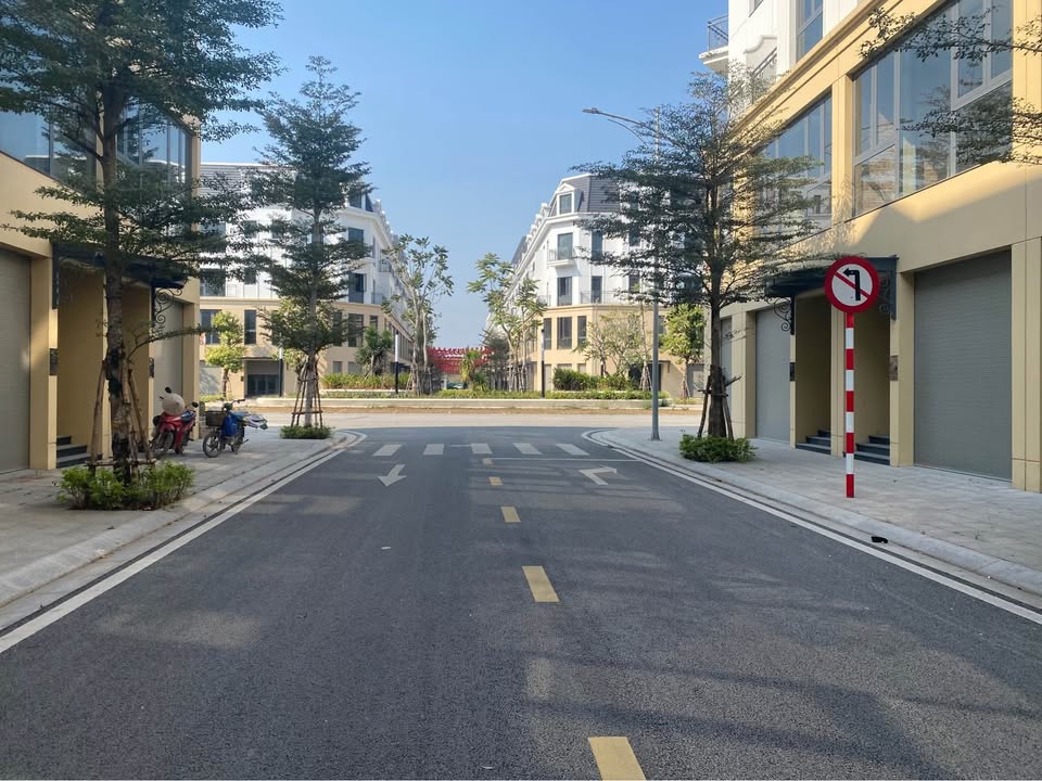 Nhà phố 5 tầng Hạc Thành 85m² giá 5 tỷ - Hàng hiếm tại trung tâm!