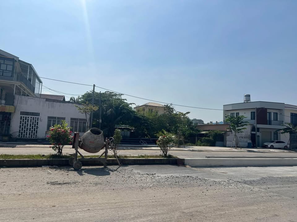 Đất mặt tiền bờ kè mới Trấn Biên 650m² giá 25 tỷ - Tiềm năng đầu tư vượt trội!