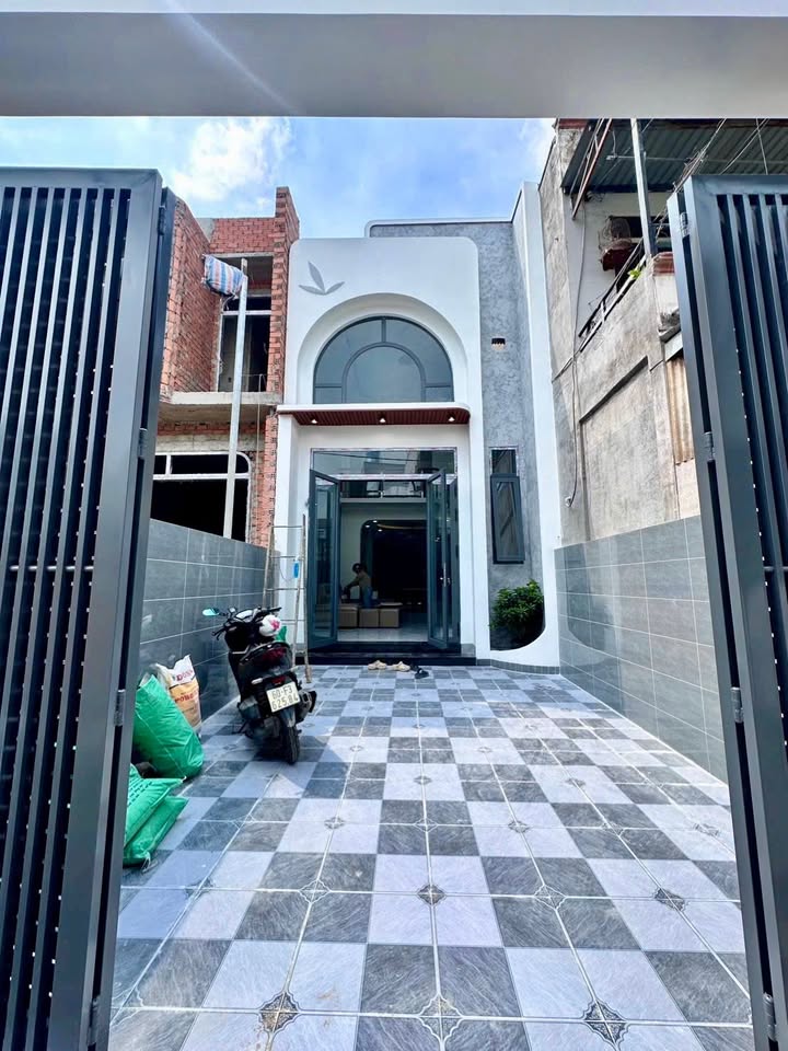 Nhà lầu Tân Phong, Biên Hòa 94m² giá 3.75 tỷ - Sổ hồng chính chủ, thương lượng ngay!