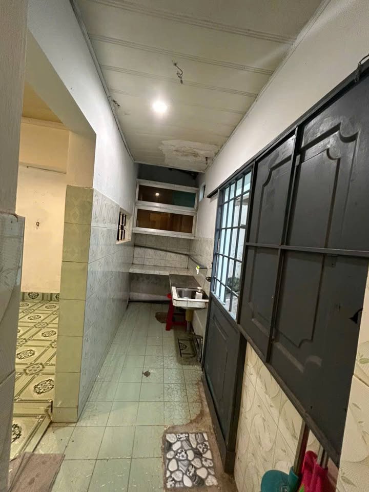 Bán nhà cấp 4 hẻm cạn Lê Hồng Phong - Quy Nhơn 36.1m² giá 1.6 tỷ - Vị trí đắc địa gần biển!