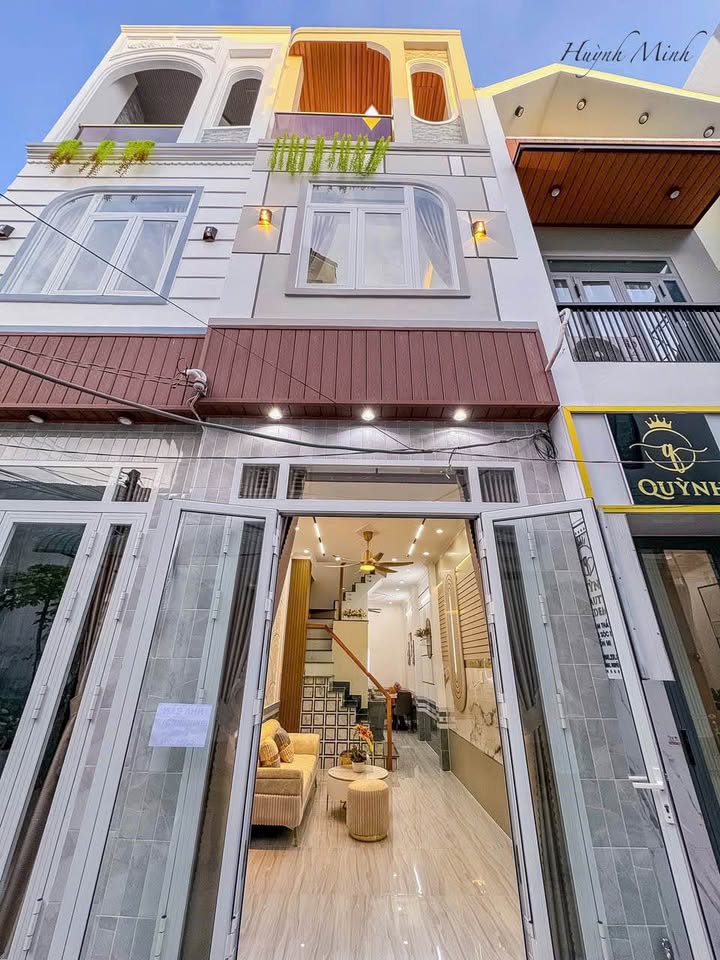 Nhà phố mới 3 tầng hẻm 388JZ Nguyễn Văn Cừ 33m² giá 3.1 tỷ - Full nội thất tiện nghi!