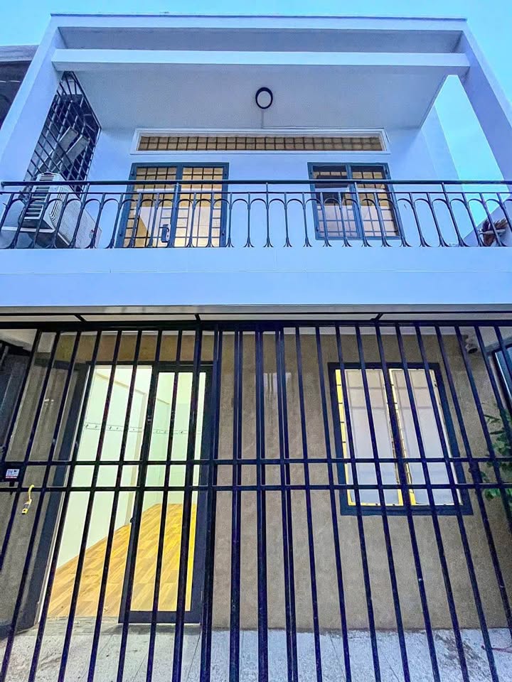 Nhà trệt lầu đường Trần Văn Ơn 52.9m² giá 2.2 tỷ - Tiện ích đầy đủ, sẵn sàng vào ở!