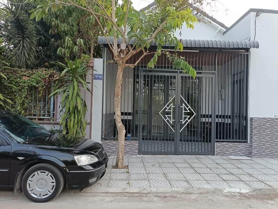 Nhà hẻm 2 chợ Bình Thủy mới 79m² giá chỉ 2,2 tỷ - Cơ hội đầu tư tuyệt vời!