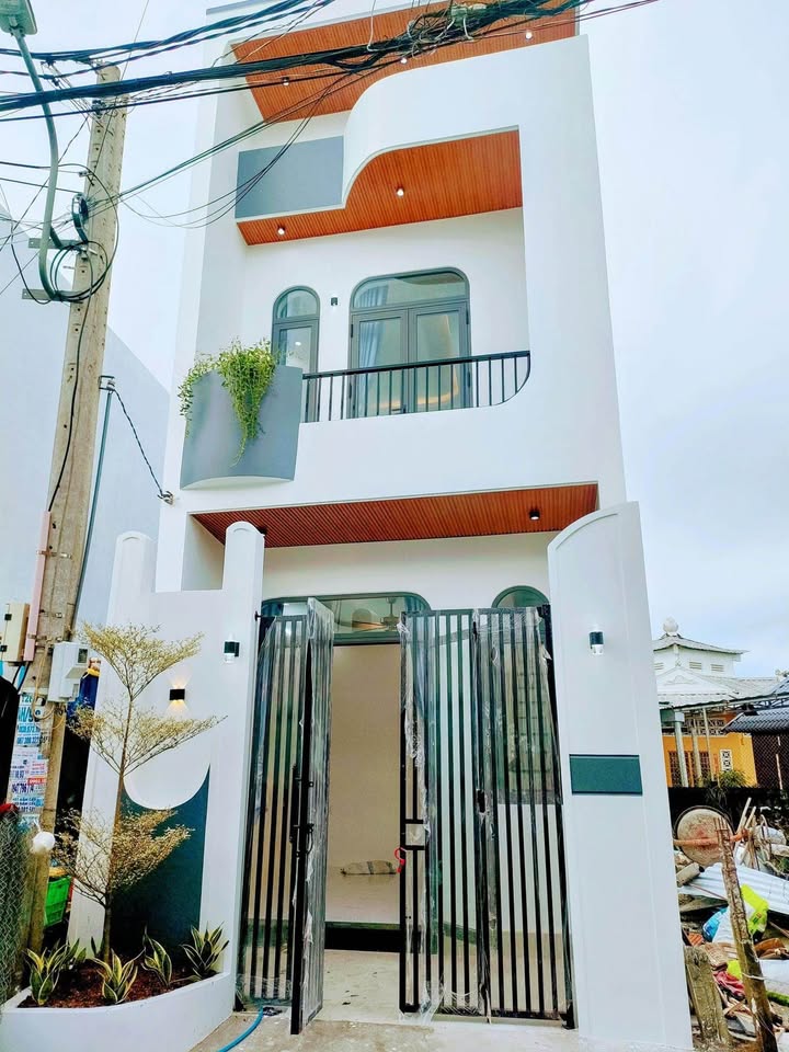 Nhà mới 2 tầng, 3PN, hẻm 2 chợ Bình Thủy - Giá 2.39 tỷ đàm phán!