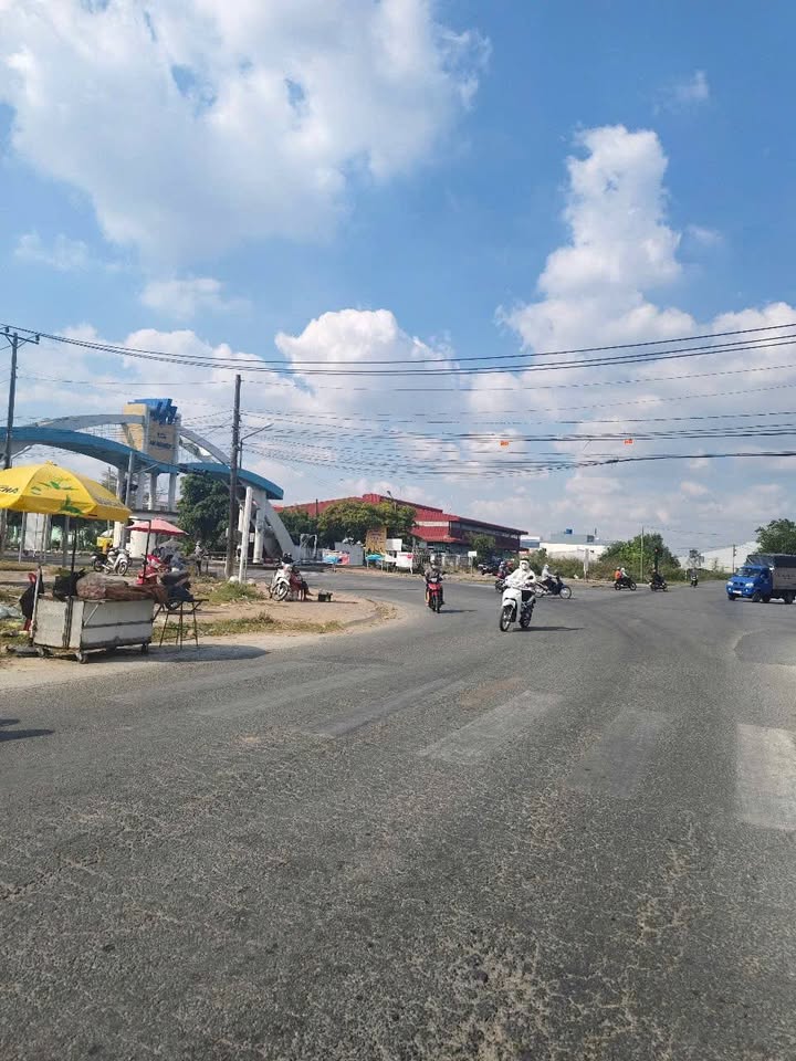 Đất thổ cư 300m² mặt tiền Quốc lộ 60, Sóc Trăng - Thích hợp xây nhà trọ công nhân!