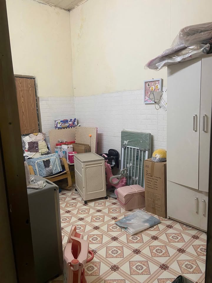 Nhà cho thuê 2 tầng tại Ngõ 44 Nhân Hoà, 42m² chỉ 6 triệu/tháng - Giá tốt không thể bỏ lỡ!