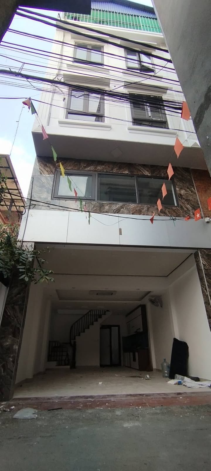 Nhà 5 tầng tại Ngõ 373 Ngọc Hồi 60m² giá 11.07 tỷ - Phù hợp làm văn phòng và ở