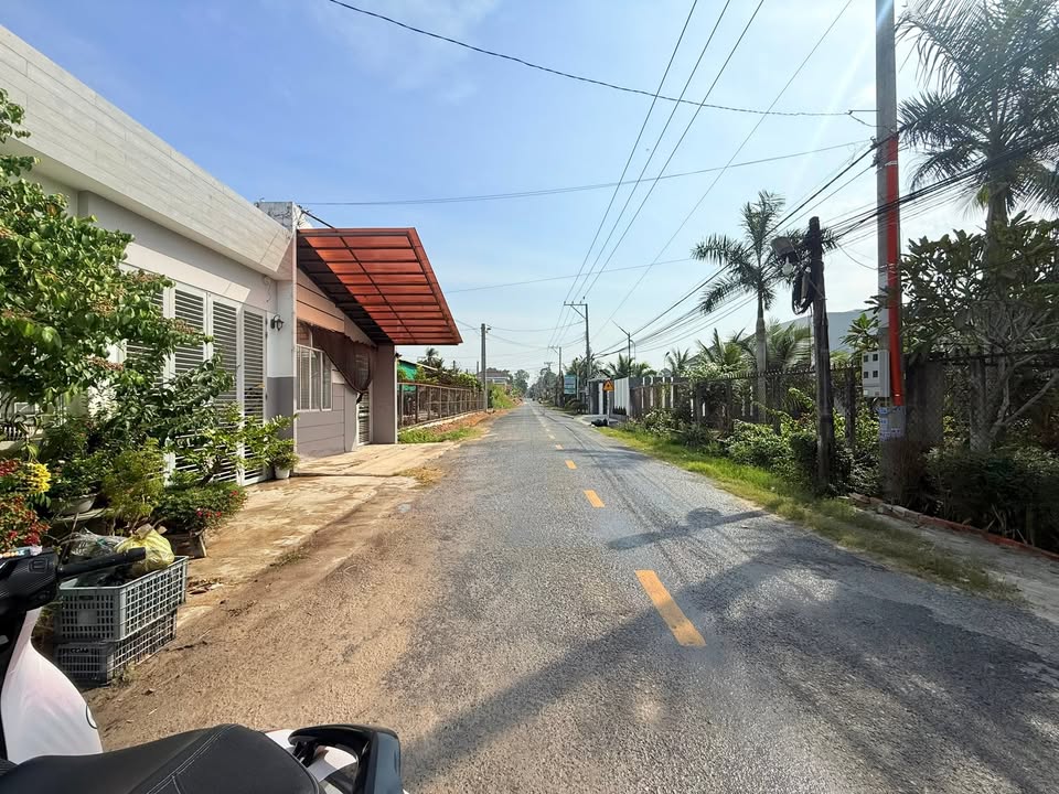 Nhà 1 trệt 1 lầu 28 Trần Phú, Long Hoa, Tây Ninh 92m² giá 1.599 tỷ - Thiết kế hiện đại, đầy đủ tiện nghi!