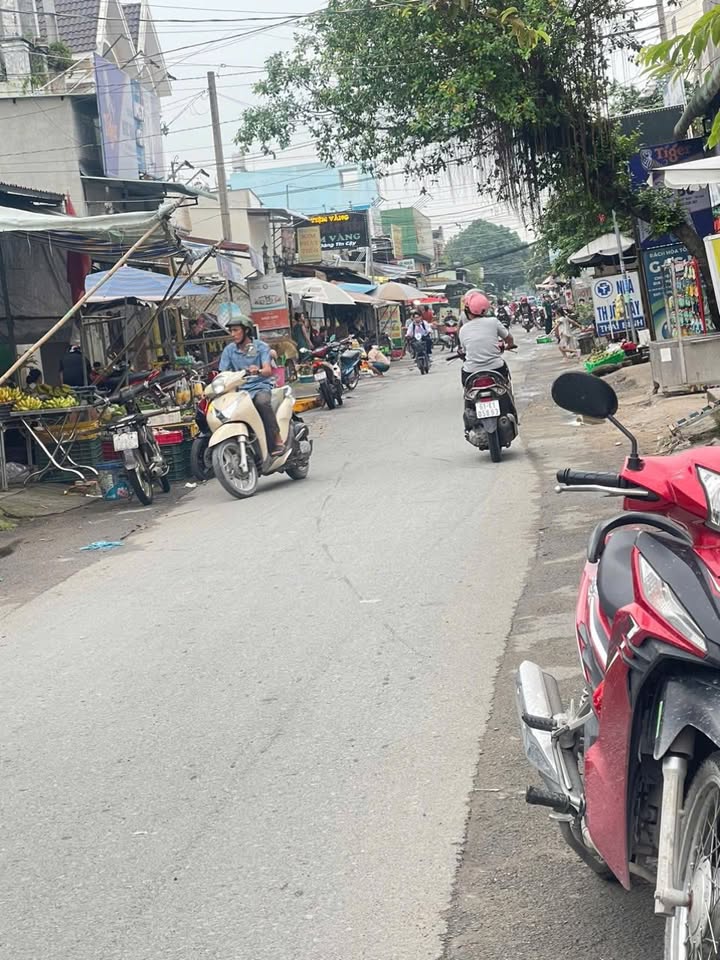 Nhà mặt tiền đường 20, Ấp 5, Bình Chánh, 200m² giá 7.5 tỷ - Cơ hội đầu tư tuyệt vời!