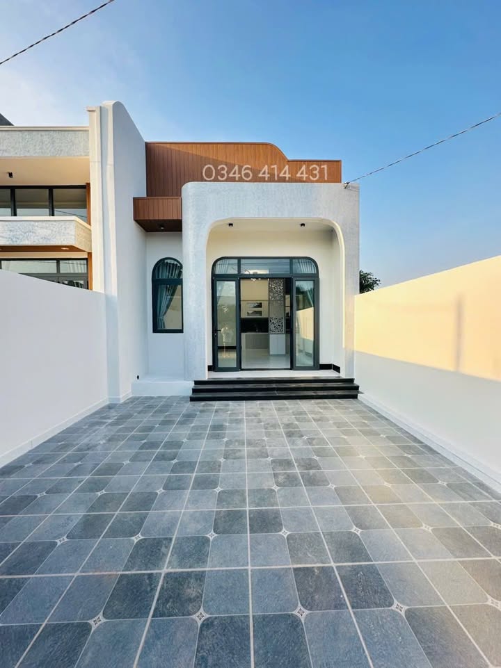 Nhà xây mới hiện đại trung tâm xã Đất Đỏ 110m² giá 1.6 tỷ - Sổ riêng từng căn!