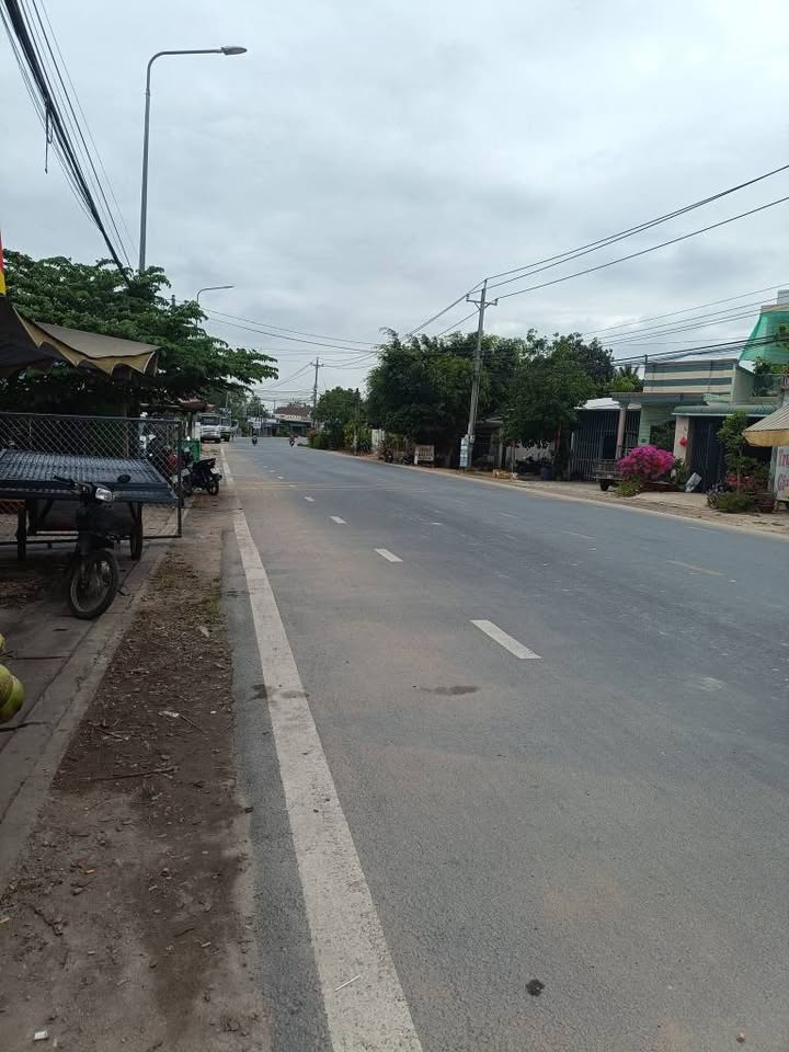 Đất nền đường nhựa Gia Canh - Định Quán 240m² giá 2.2 tỷ - Tiềm năng kinh doanh hấp dẫn!