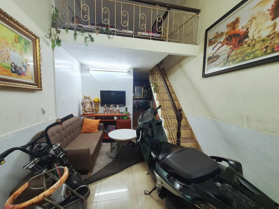 Nhà phố Hoàng Hoa Thám Ba Đình 22m² giá 2.9 tỷ - Lô góc ô tô đỗ đầu ngõ!