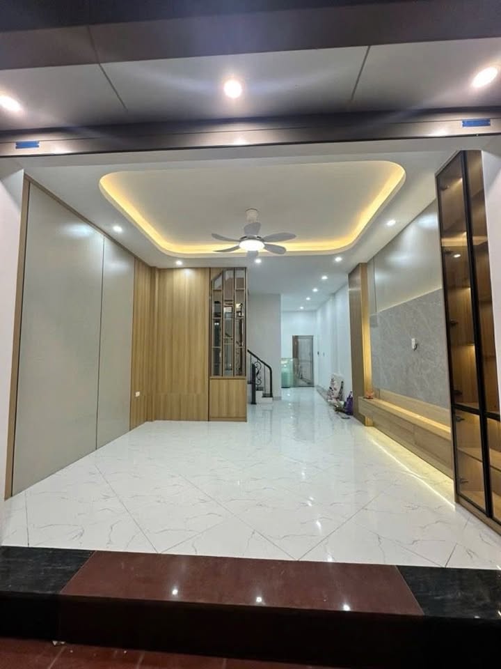 Nhà phố Phạm Văn Đồng, Bắc Từ Liêm 42m² giá 9 tỷ - Sổ đỏ chính chủ, pháp lý sạch!