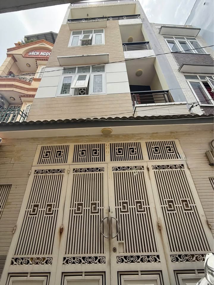 Nhà mặt tiền Cách Mạng Tháng Tám, Quận 10, 56m² giá 20 triệu - Khu sầm uất, cho thuê ngay!