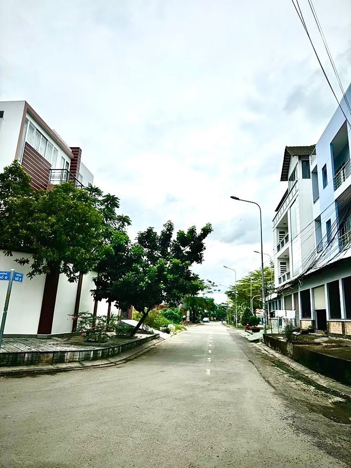 Biệt thự lô góc 4 tầng tại KDC Phong Phú 168m² giá 15 tỷ - Đầu tư sinh lời ngay!