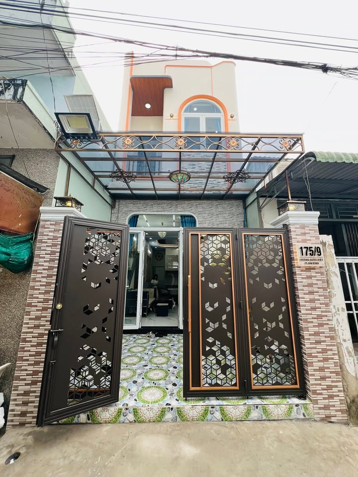 Nhà mới xây trệt lầu Hoàng Quốc Việt 61m² giá 3.289 tỷ - Sẵn sàng vào ở ngay!